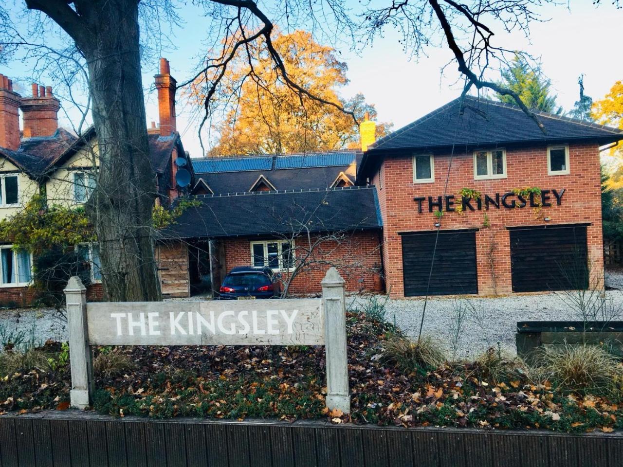 The Kingsley At Eversley Екстериор снимка